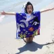 Cápás kapucnis poncsó